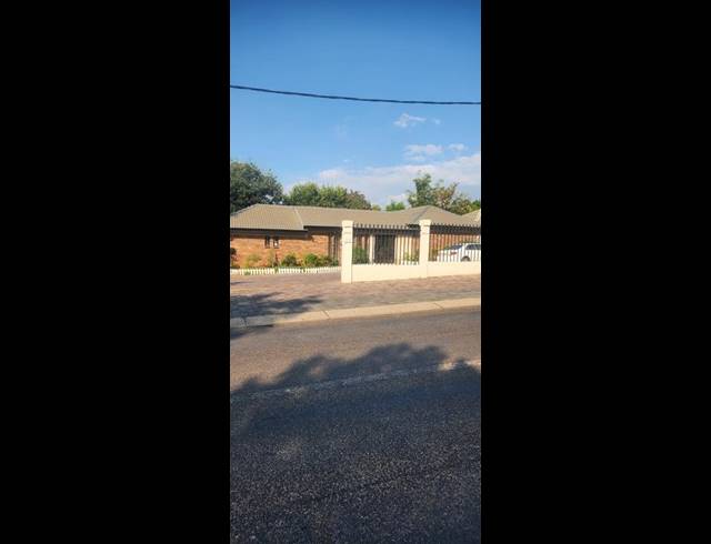 BUSINESS FOR SALE IN ELDORAIGNE